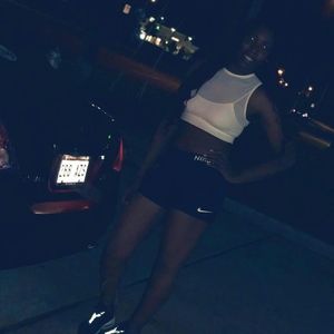 Meet your Posher, Ariannacymone